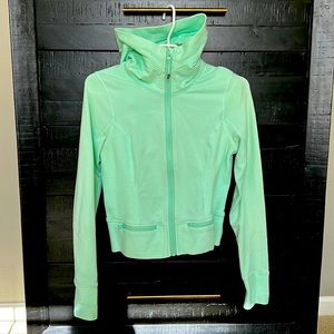 Lululemon lightweight hoodie jacket - Size 6